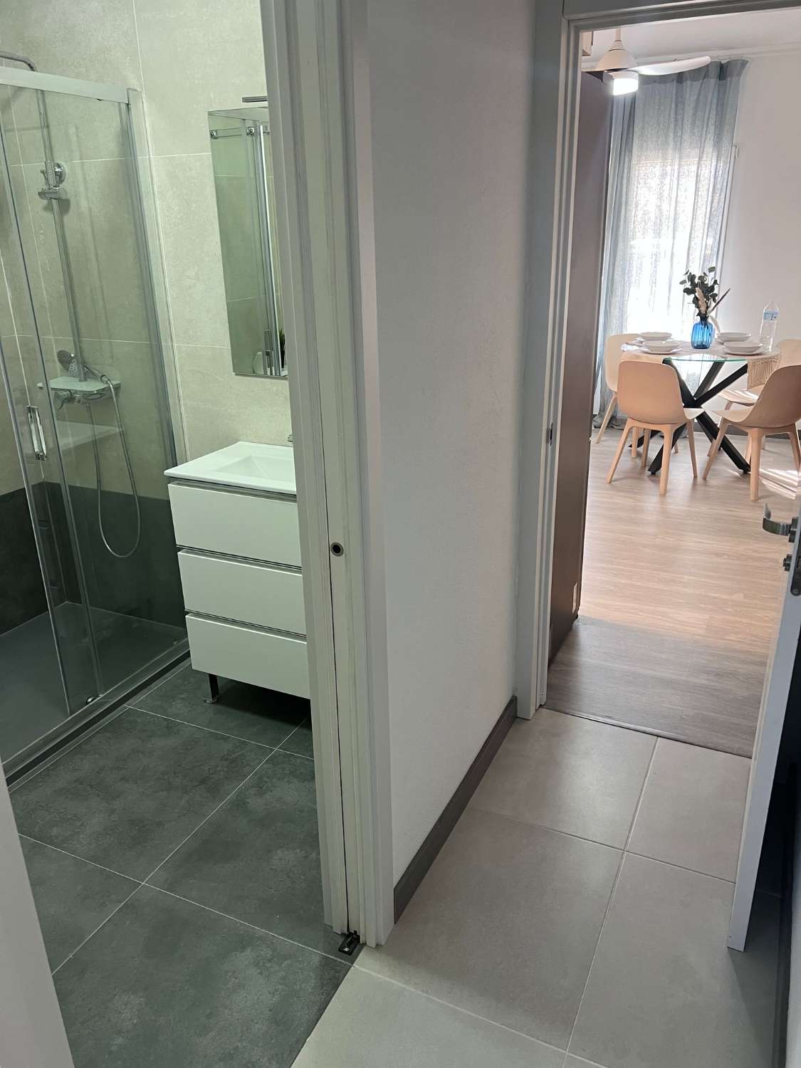 SE ALQUILA DE LARGA TEMPORADA DESDE 1 DE NOVIEMBRE DE 2025 BONITO APARTAMENTO EN MONTEMAR ( TORREMOLINOS)