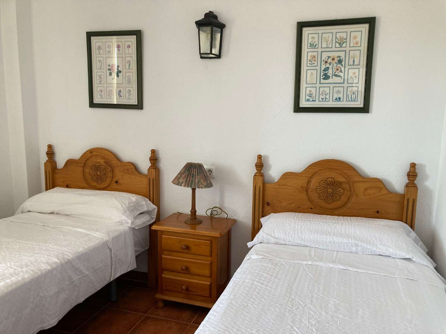 SE ALQUILA DEL 01/04/2026- 31/05/2026 Y DESDE  1.10.26-30.5.27 BONITO APARTAMENTO  CON VISTAS AL MAR EN 2ª LINEA DE PLAYA  EN FUENGIROLA