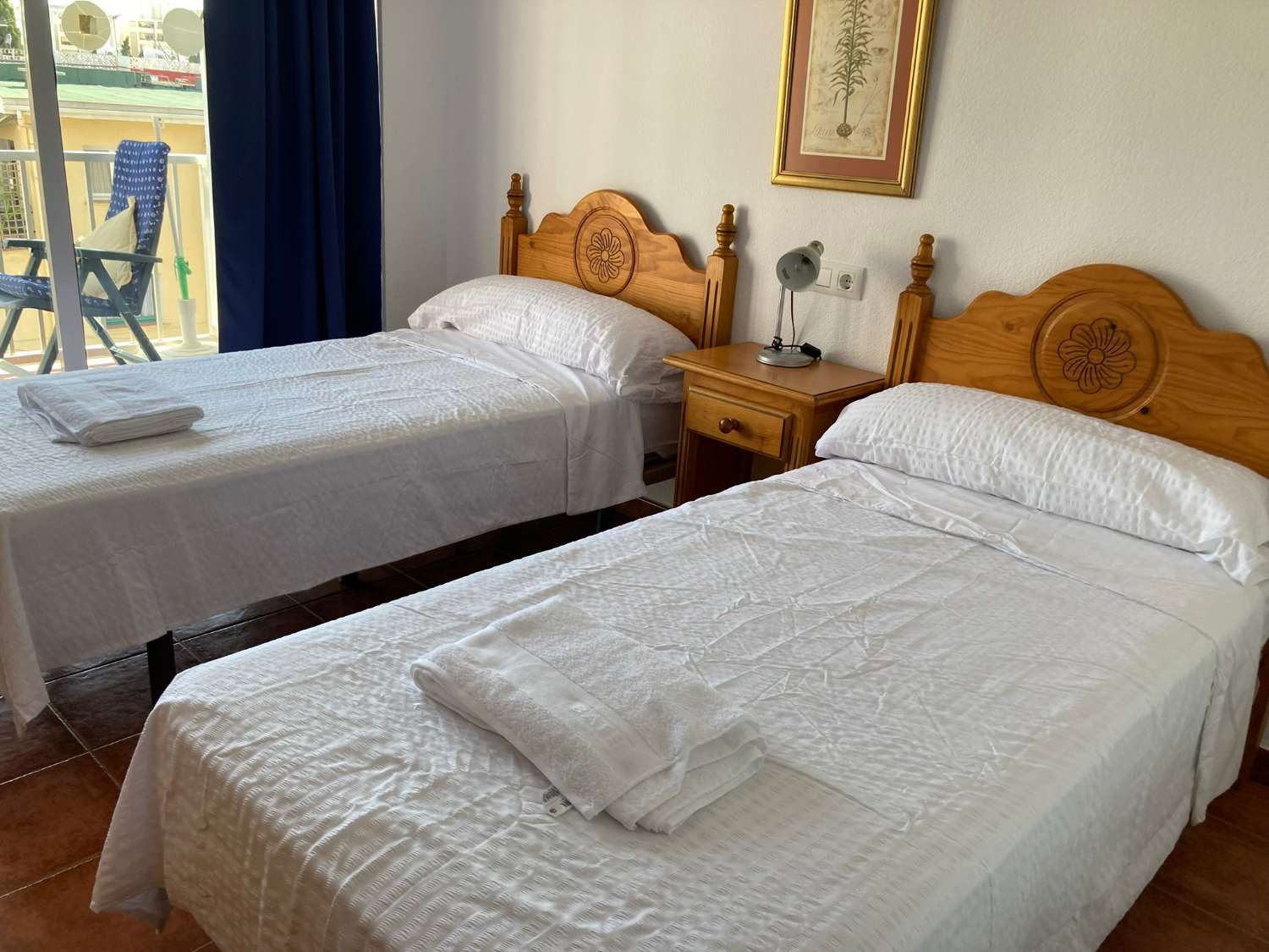 SE ALQUILA DEL 01/04/2026- 31/05/2026 Y DESDE  1.10.26-30.5.27 BONITO APARTAMENTO  CON VISTAS AL MAR EN 2ª LINEA DE PLAYA  EN FUENGIROLA