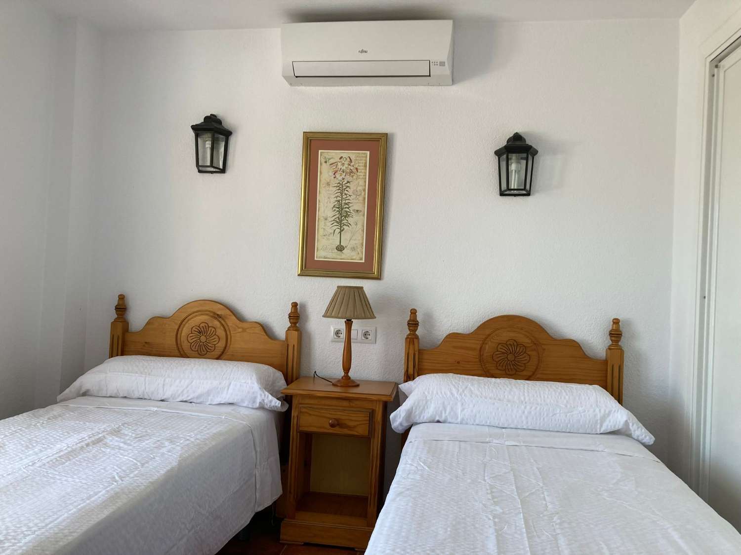 SE ALQUILA DEL 01/04/2026- 31/05/2026 Y DESDE  1.10.26-30.5.27 BONITO APARTAMENTO  CON VISTAS AL MAR EN 2ª LINEA DE PLAYA  EN FUENGIROLA