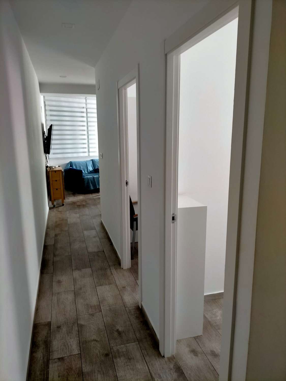 SE ALQUILA DESDE 1.9.26-31.5.27 BONITO APARTAMENTO EN LA CARIHUELA (TORREMOLINOS)