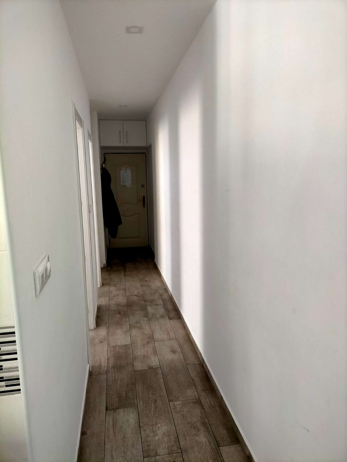 SE ALQUILA DESDE 1.9.26-31.5.27 BONITO APARTAMENTO EN LA CARIHUELA (TORREMOLINOS)