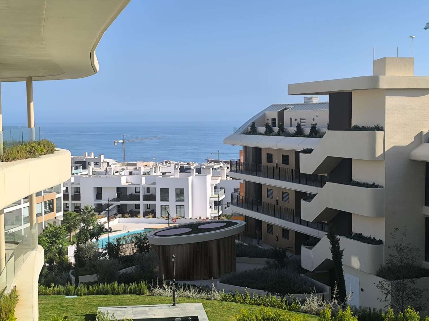 Se alquila por larga temporada desde ahora magnifico apartamento con vistas al mar en el Higuerón