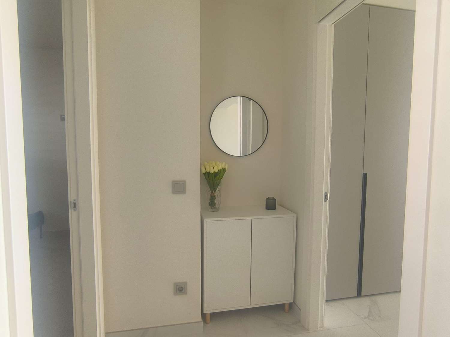 Se alquila por larga temporada desde ahora magnifico apartamento con vistas al mar en el Higuerón