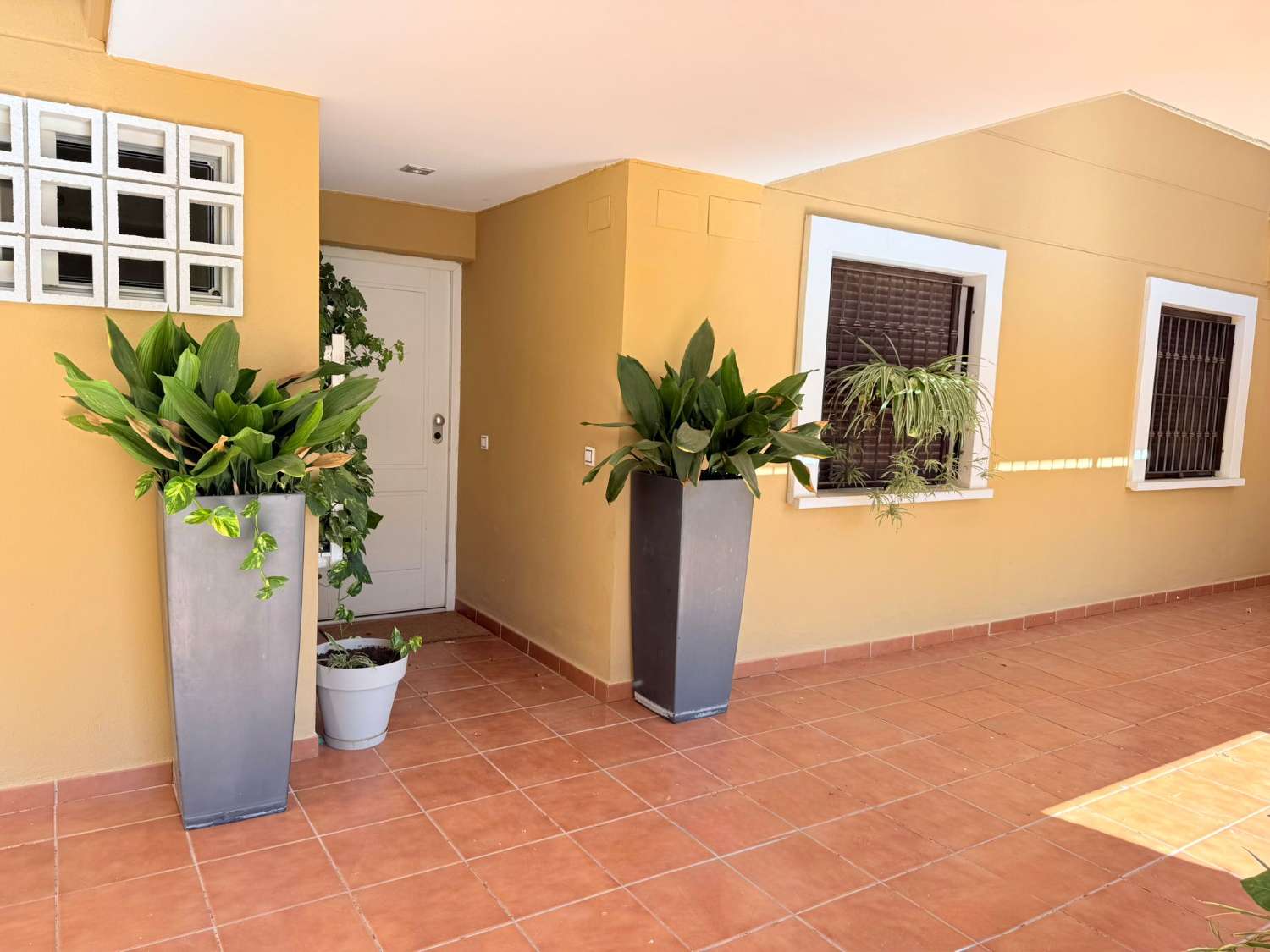 SE VENDE PRECIOSO APARTAMENTO EN ZONA LA CALA DE MIJAS (MIJAS COSTA)