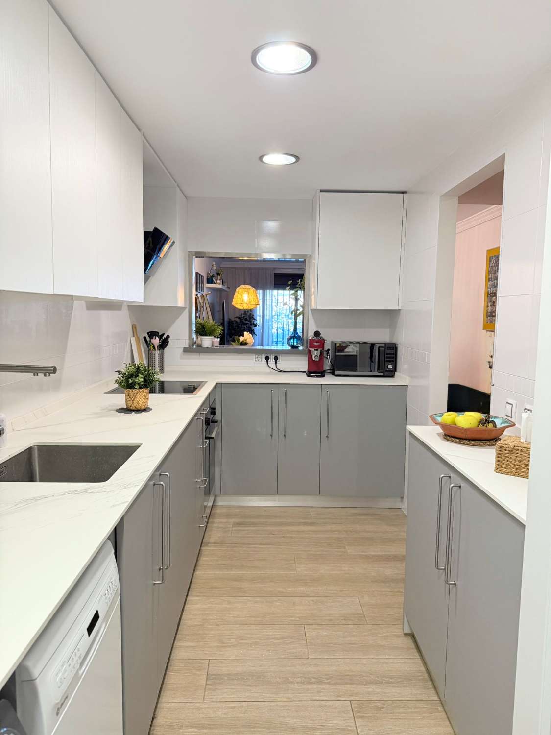 SE VENDE PRECIOSO APARTAMENTO EN ZONA LA CALA DE MIJAS (MIJAS COSTA)