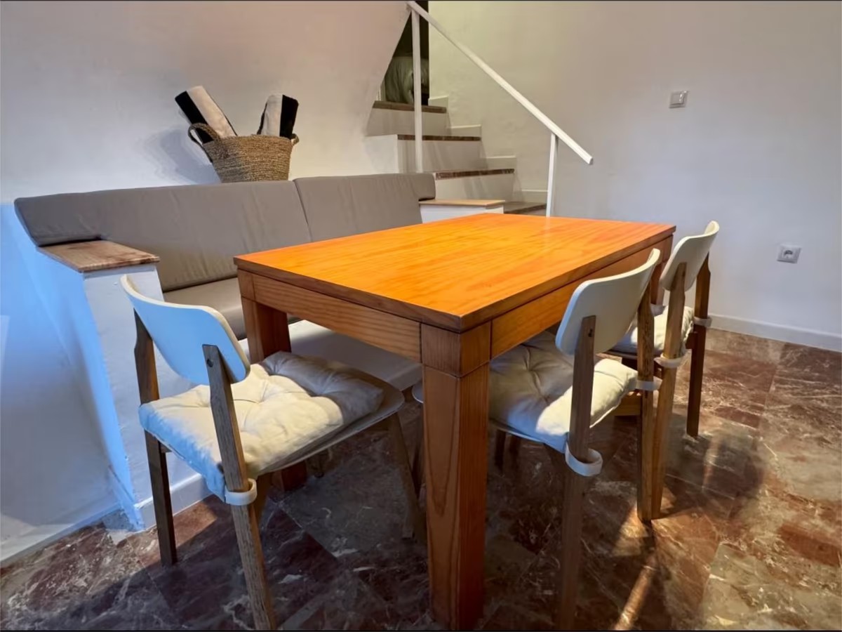 SE ALQUILA DESDE 01/02026 HASTA 30.6.27 BONITO DUPLEX AMUEBLADO CON VISTAS AL MAR EN TORREMOLINOS