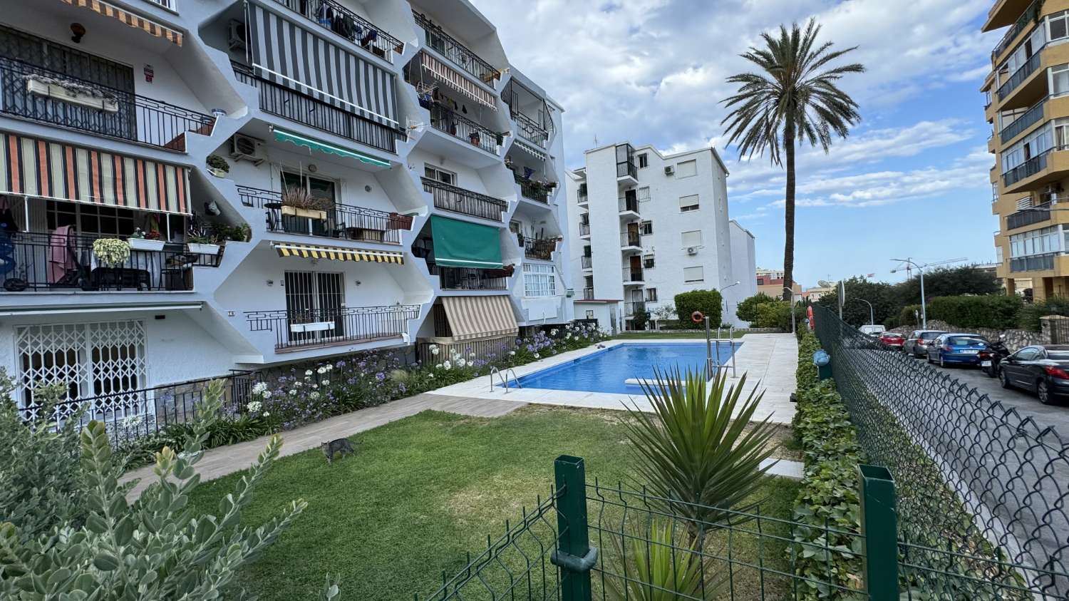 SE ALQUILA DESDE 01/02026 HASTA 30.6.27 BONITO DUPLEX AMUEBLADO CON VISTAS AL MAR EN TORREMOLINOS