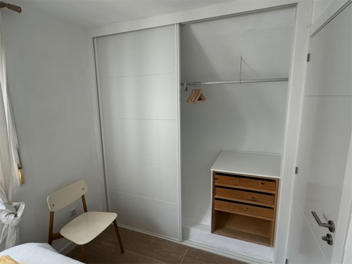 SE ALQUILA DESDE 01/02026 HASTA 30.6.27 BONITO DUPLEX AMUEBLADO CON VISTAS AL MAR EN TORREMOLINOS