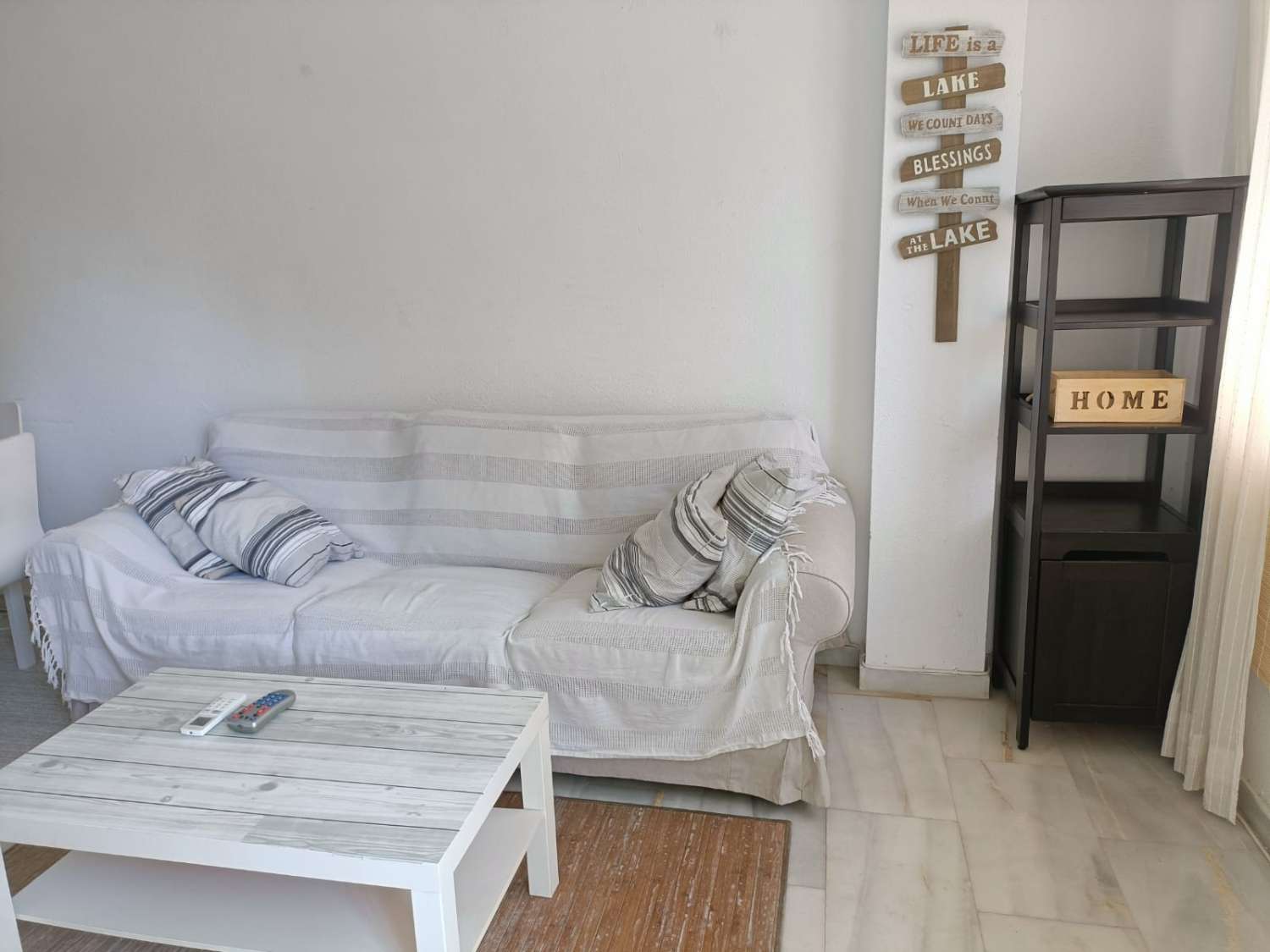 SE ALQUILA DESDE 01/09/2026 HASTA 30.6.27 BONITO APARTAMENTO  EN ZONA MONTEMAR CERCA DE LA CARIHUELA (TORREMOLINOS)