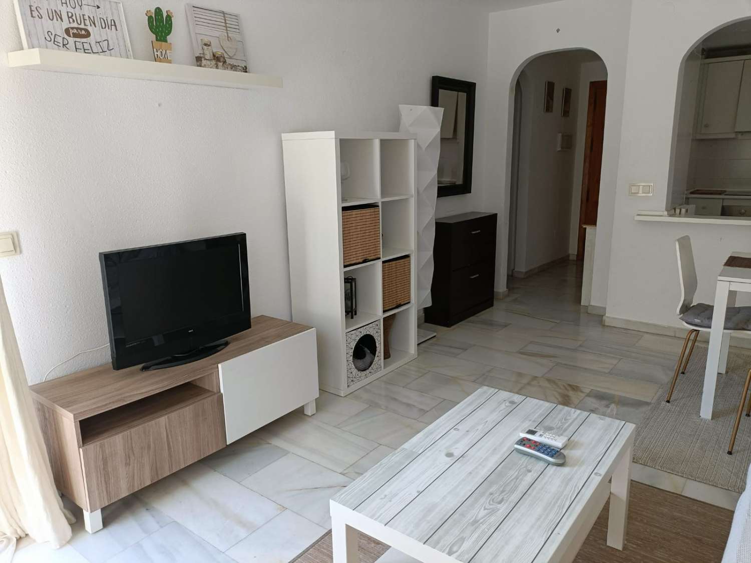 SE ALQUILA DESDE 01/09/2026 HASTA 30.6.27 BONITO APARTAMENTO  EN ZONA MONTEMAR CERCA DE LA CARIHUELA (TORREMOLINOS)