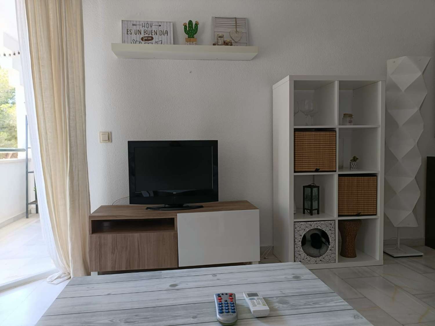 SE ALQUILA DESDE 01/09/2026 HASTA 30.6.27 BONITO APARTAMENTO  EN ZONA MONTEMAR CERCA DE LA CARIHUELA (TORREMOLINOS)