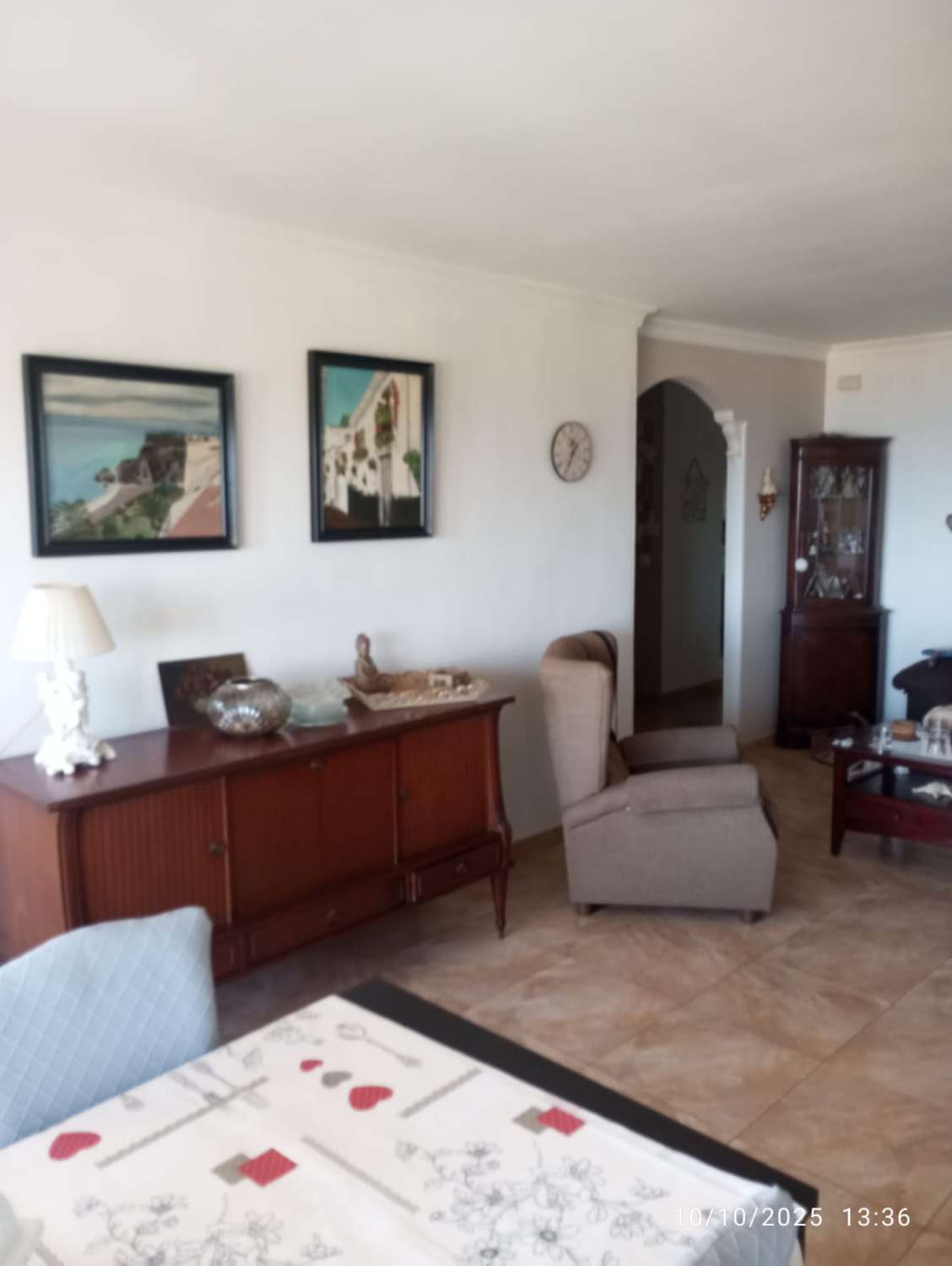 LEILIGHET MED HAVUTSIKT FORAN TIL SALGS I MONTEMAR-OMRÅDET (TORREMOLINOS)