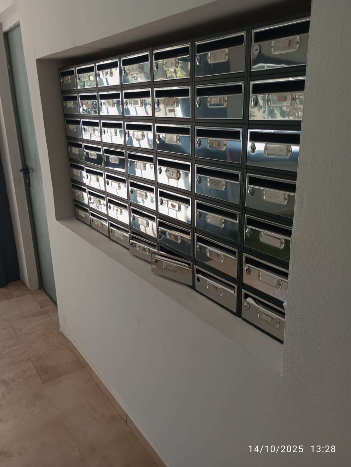 LEILIGHET MED HAVUTSIKT FORAN TIL SALGS I MONTEMAR-OMRÅDET (TORREMOLINOS)