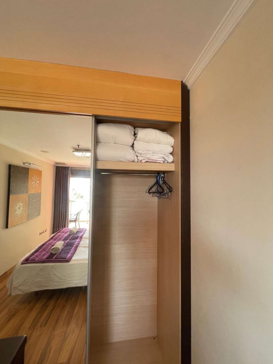 Se alquila  desde ahora hasta 15/03/2026 bonito apartamento con vistas al mar en Benalmádena a 200 metros de la playa