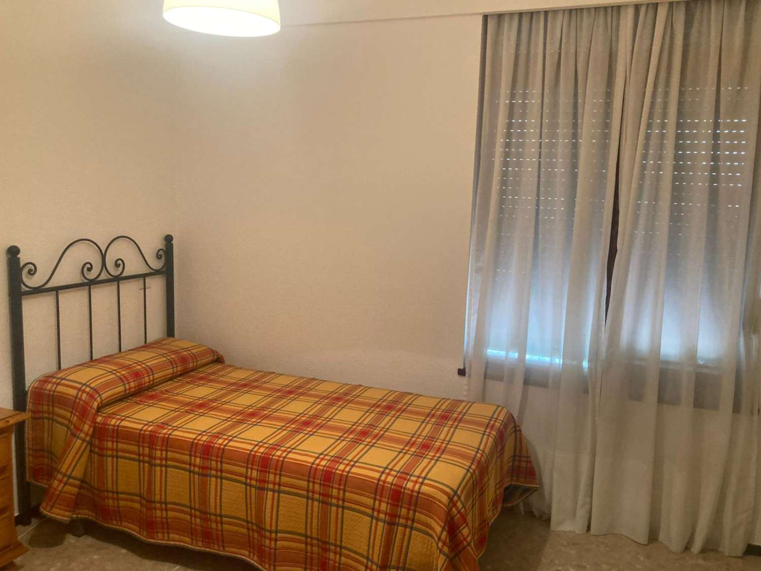 SE ALQUILA DESDE 01/09/2026_30/06/2027 BONITO APARTAMENTO  CON VISTAS AL MAR EN PLAYAMAR (TORREMOLINOS)