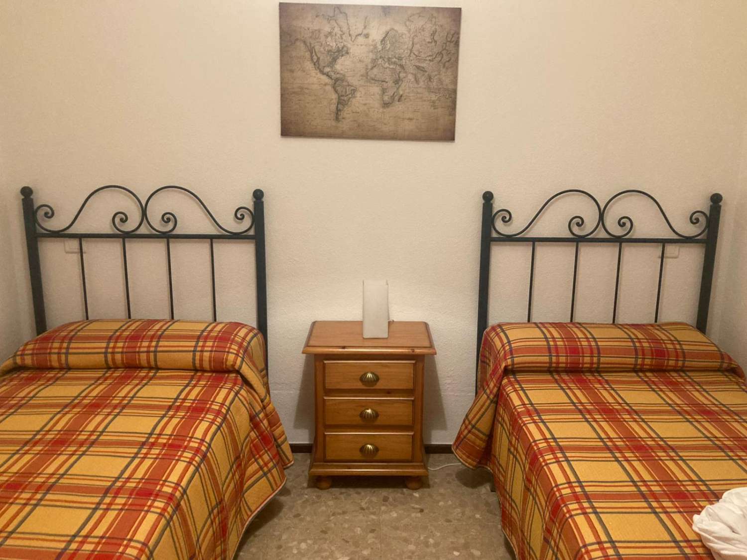 SE ALQUILA DESDE 01/09/2026_30/06/2027 BONITO APARTAMENTO  CON VISTAS AL MAR EN PLAYAMAR (TORREMOLINOS)