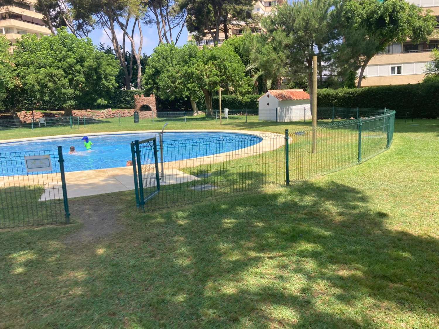 SE ALQUILA DESDE 01/09/2026_30/06/2027 BONITO APARTAMENTO  CON VISTAS AL MAR EN PLAYAMAR (TORREMOLINOS)