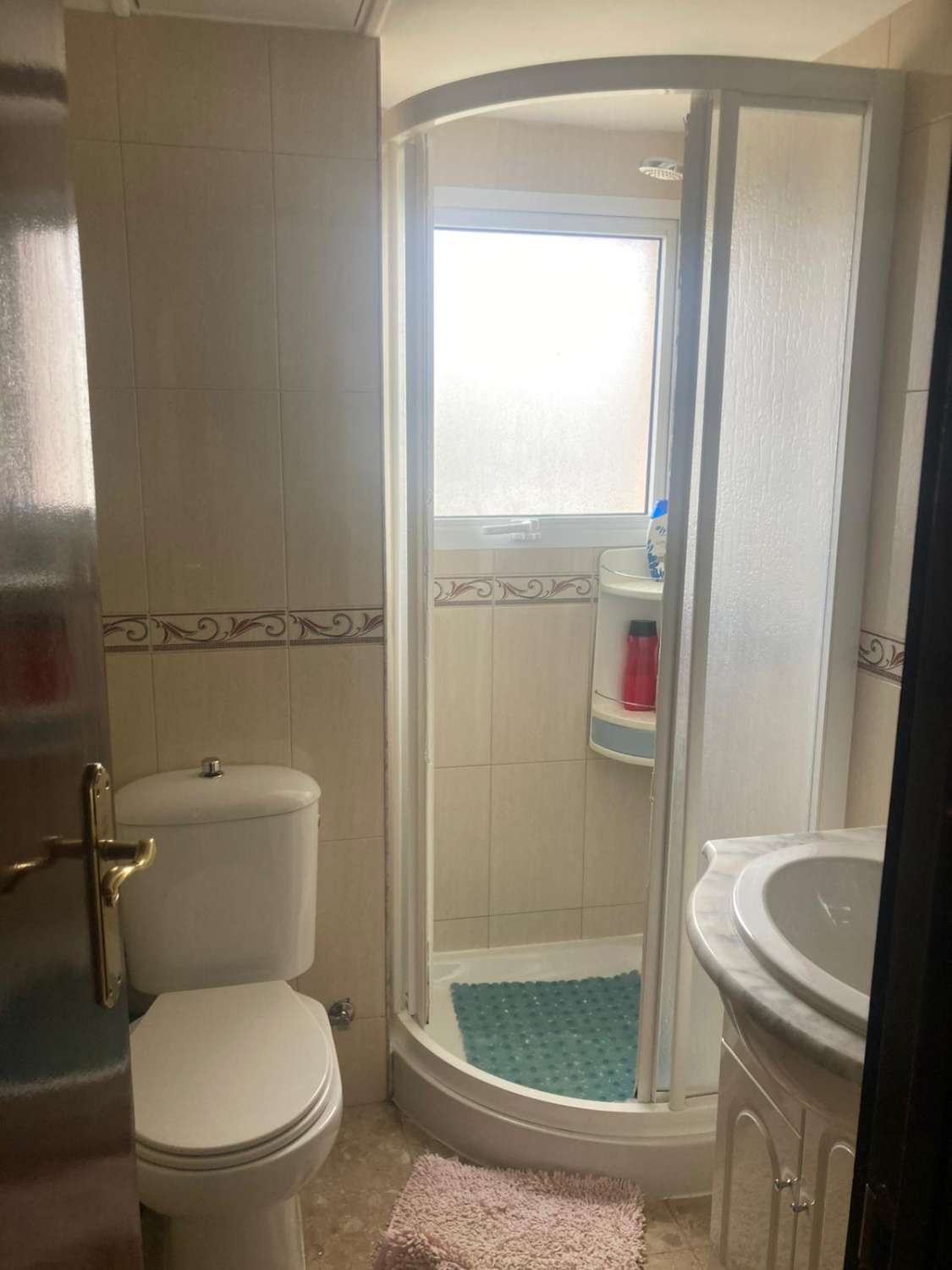 SE ALQUILA  POR  LARGA  TEMPORADA  DESDE SEPTIEMBRE 2026 BONITO APARTAMENTO  CON VISTAS AL MAR EN PLAYAMAR (TORREMOLINOS)