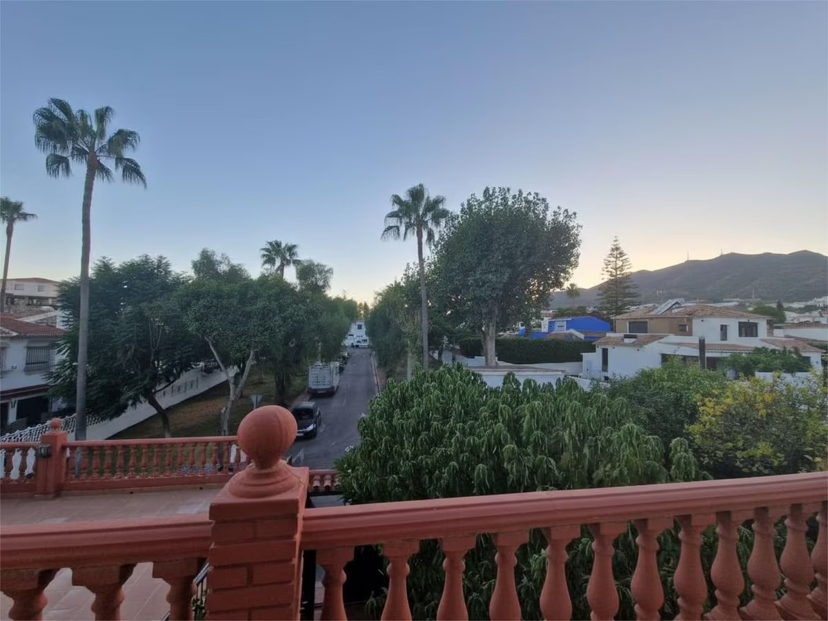 SE VENDE VILLA CON VISTAS AL MAR  EN MONTEALTO PARA REFORMAR  (BENALMADENA)