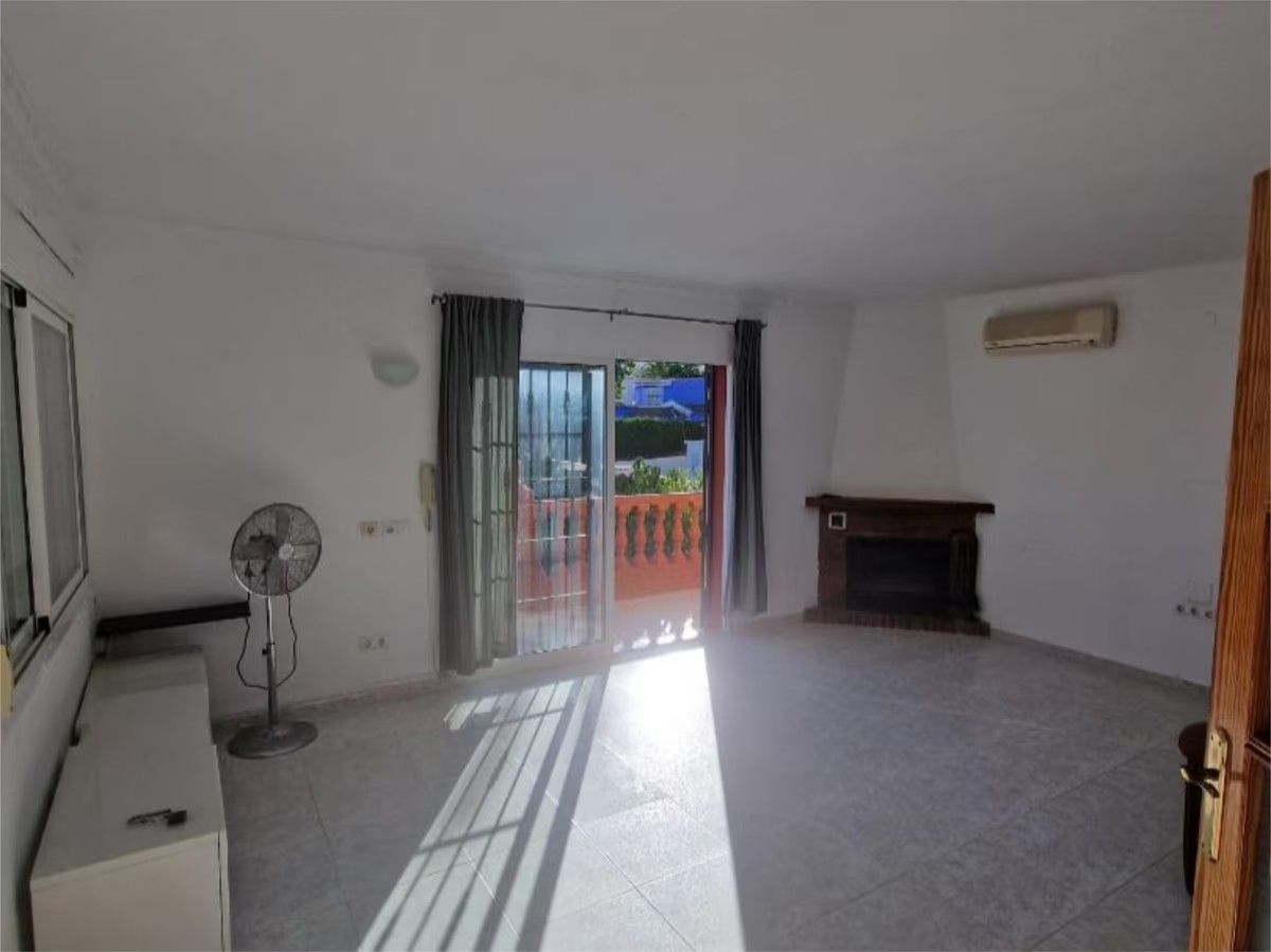 SE VENDE VILLA CON VISTAS AL MAR  EN MONTEALTO PARA REFORMAR  (BENALMADENA)