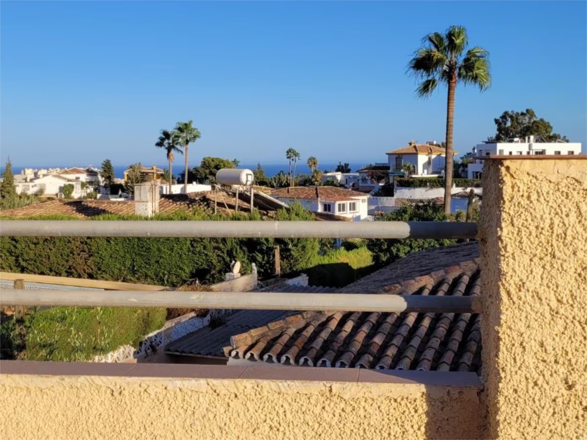 SE VENDE VILLA CON VISTAS AL MAR  EN MONTEALTO PARA REFORMAR  (BENALMADENA)