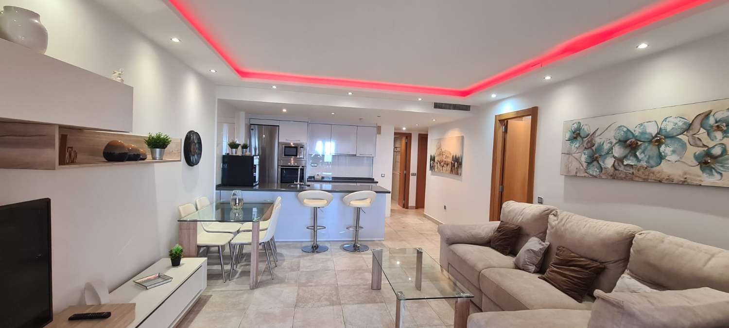 SE VENDE BONITO ATICO CON VISTAS AL MAR EN ALTOS DEL HIGUERON