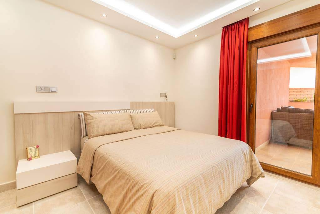 SE VENDE BONITO ATICO CON VISTAS AL MAR EN ALTOS DEL HIGUERON