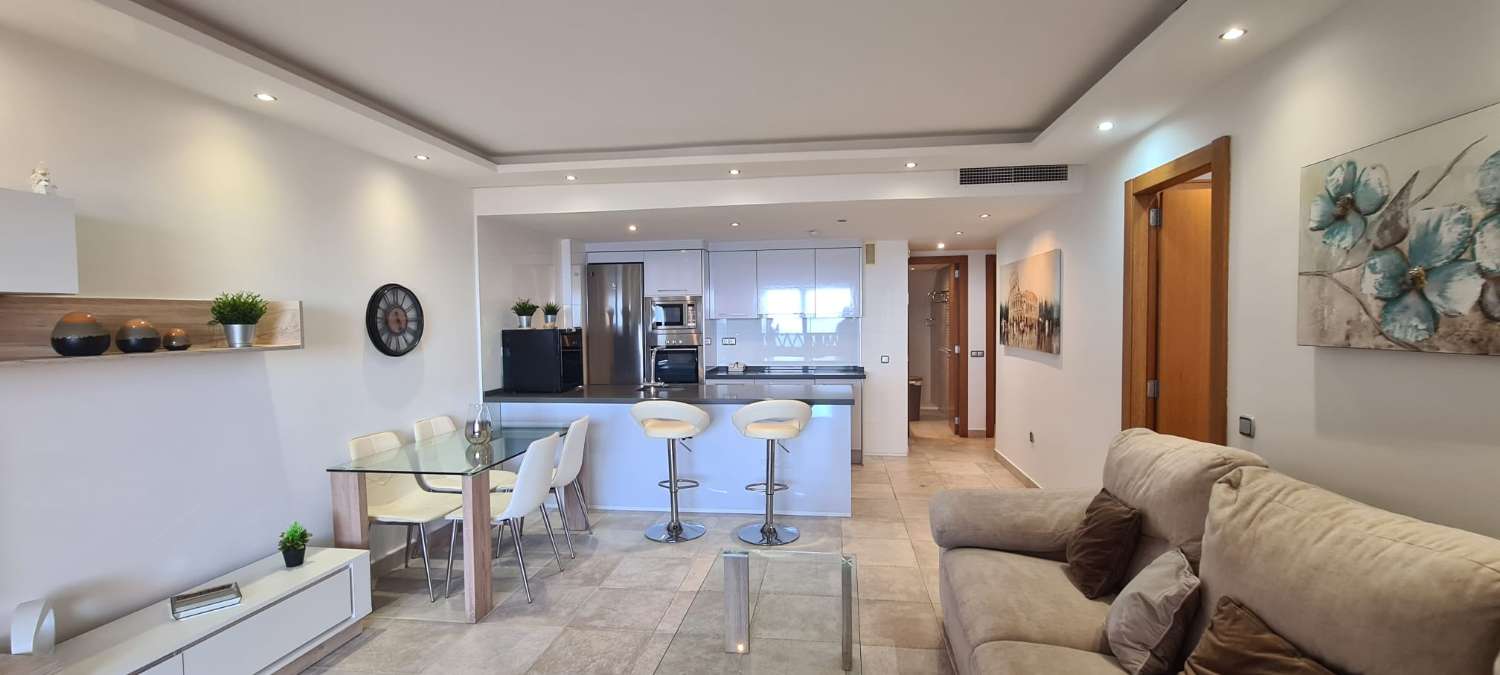 SE VENDE BONITO ATICO CON VISTAS AL MAR EN ALTOS DEL HIGUERON