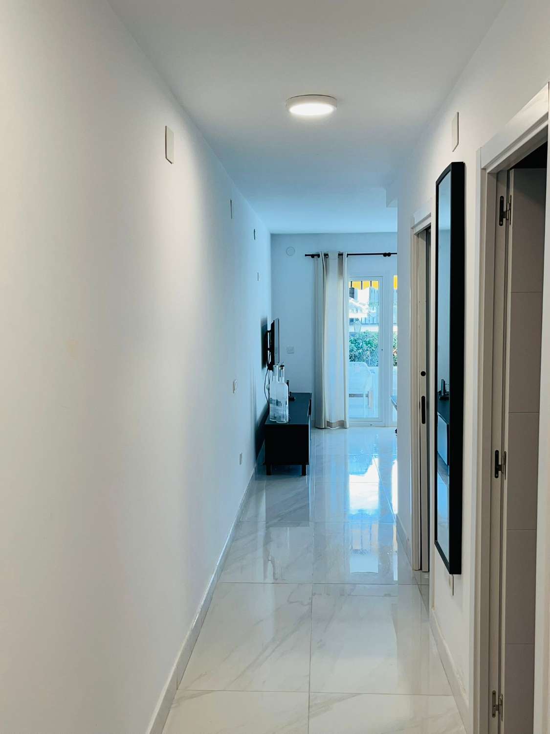 SE VENDE BONITO APARTAMENTO  REFORMADO EN ZONA LOS PACOS (FUENGIROLA)