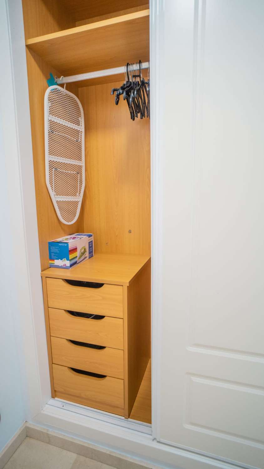 Se alquila desde ahora hasta 30/4/2026  bonito apartamento en Benalmádena Costa a 200 metros de la playa