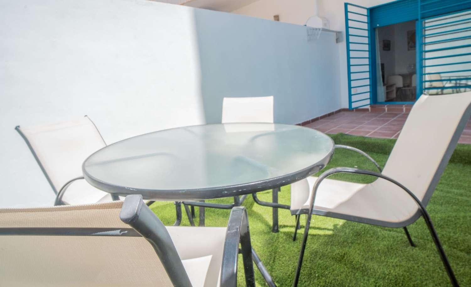 Se alquila desde ahora hasta 30/4/2026  bonito apartamento en Benalmádena Costa a 200 metros de la playa