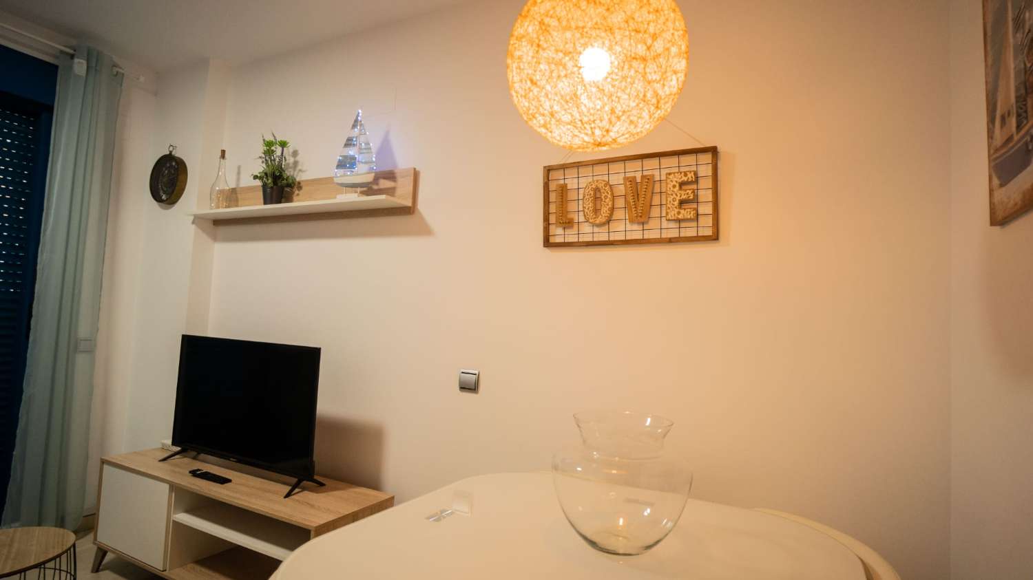 Se alquila desde ahora hasta 30/4/2026  bonito apartamento en Benalmádena Costa a 200 metros de la playa