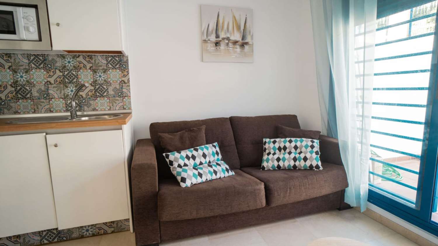 Se alquila desde ahora hasta 30/4/2026  bonito apartamento en Benalmádena Costa a 200 metros de la playa