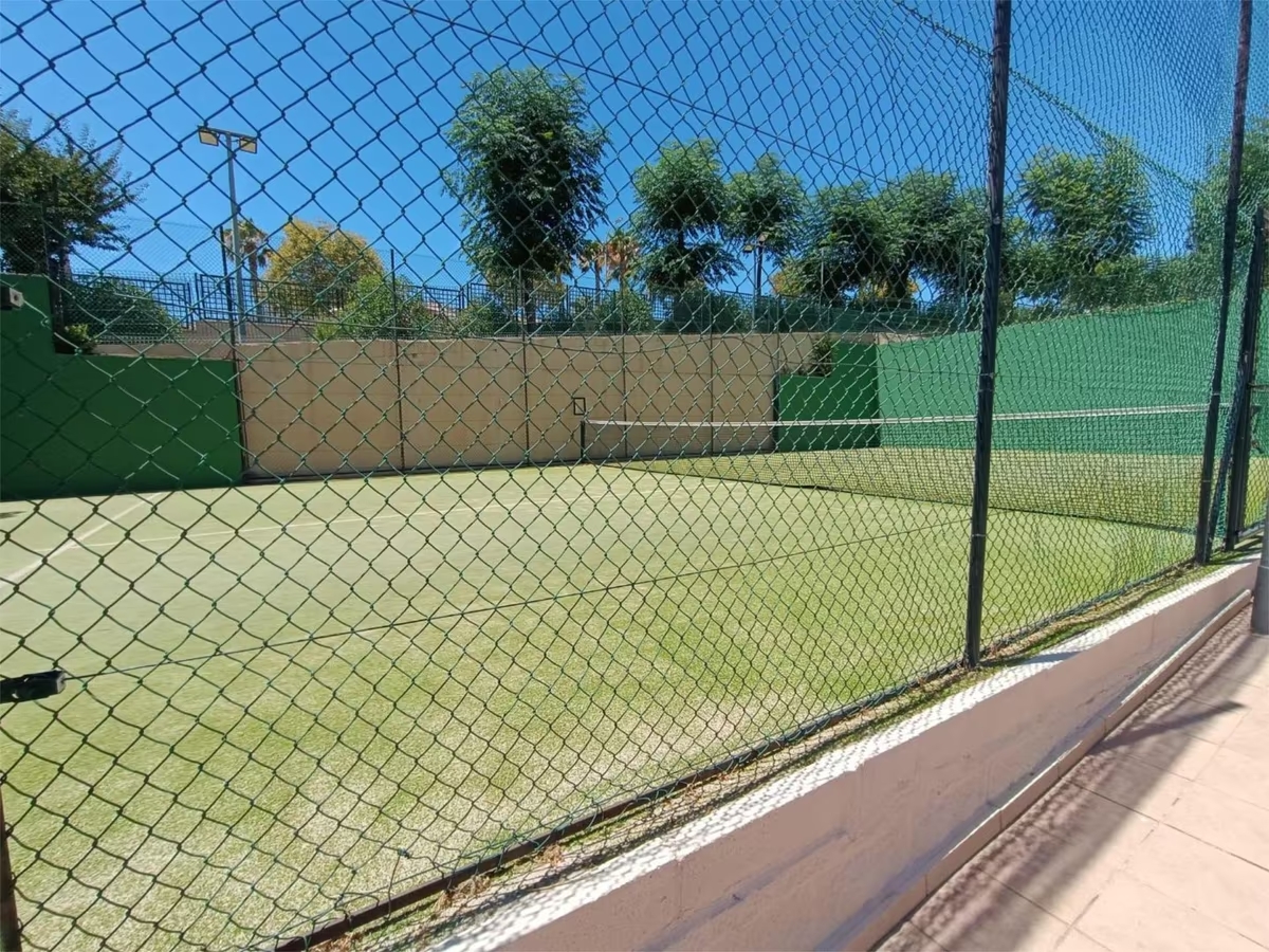 SE VENDE BONITO  PISO CON VISTAS AL MAR EN TORREMOLINOS ZONA EL PINILLO