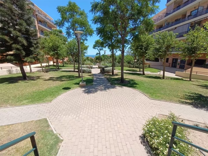SE VENDE BONITO  PISO CON VISTAS AL MAR EN TORREMOLINOS ZONA EL PINILLO