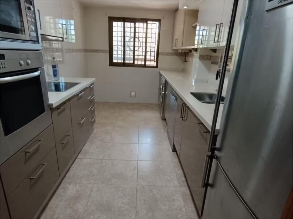 SE VENDE BONITO  PISO CON VISTAS AL MAR EN TORREMOLINOS ZONA EL PINILLO