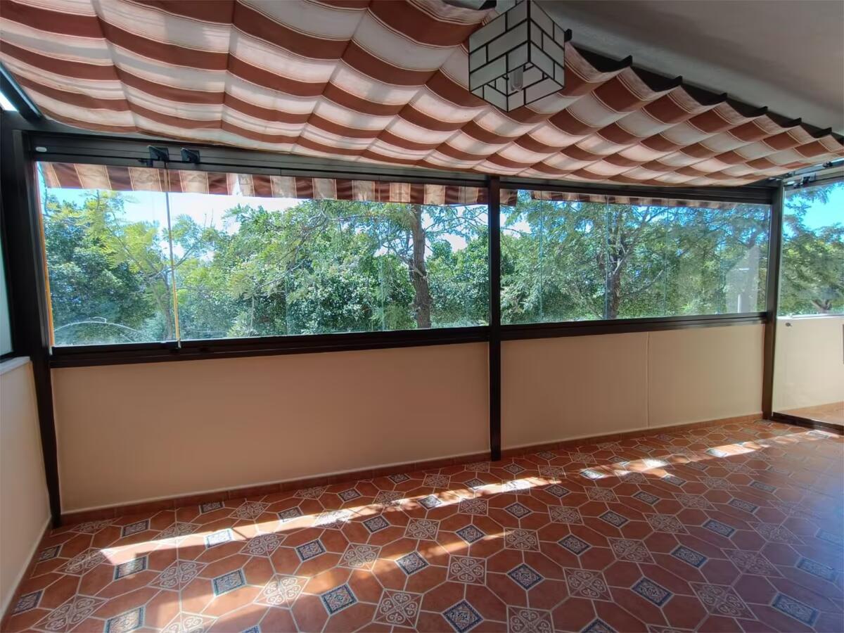 SE VENDE BONITO  PISO CON VISTAS AL MAR EN TORREMOLINOS ZONA EL PINILLO