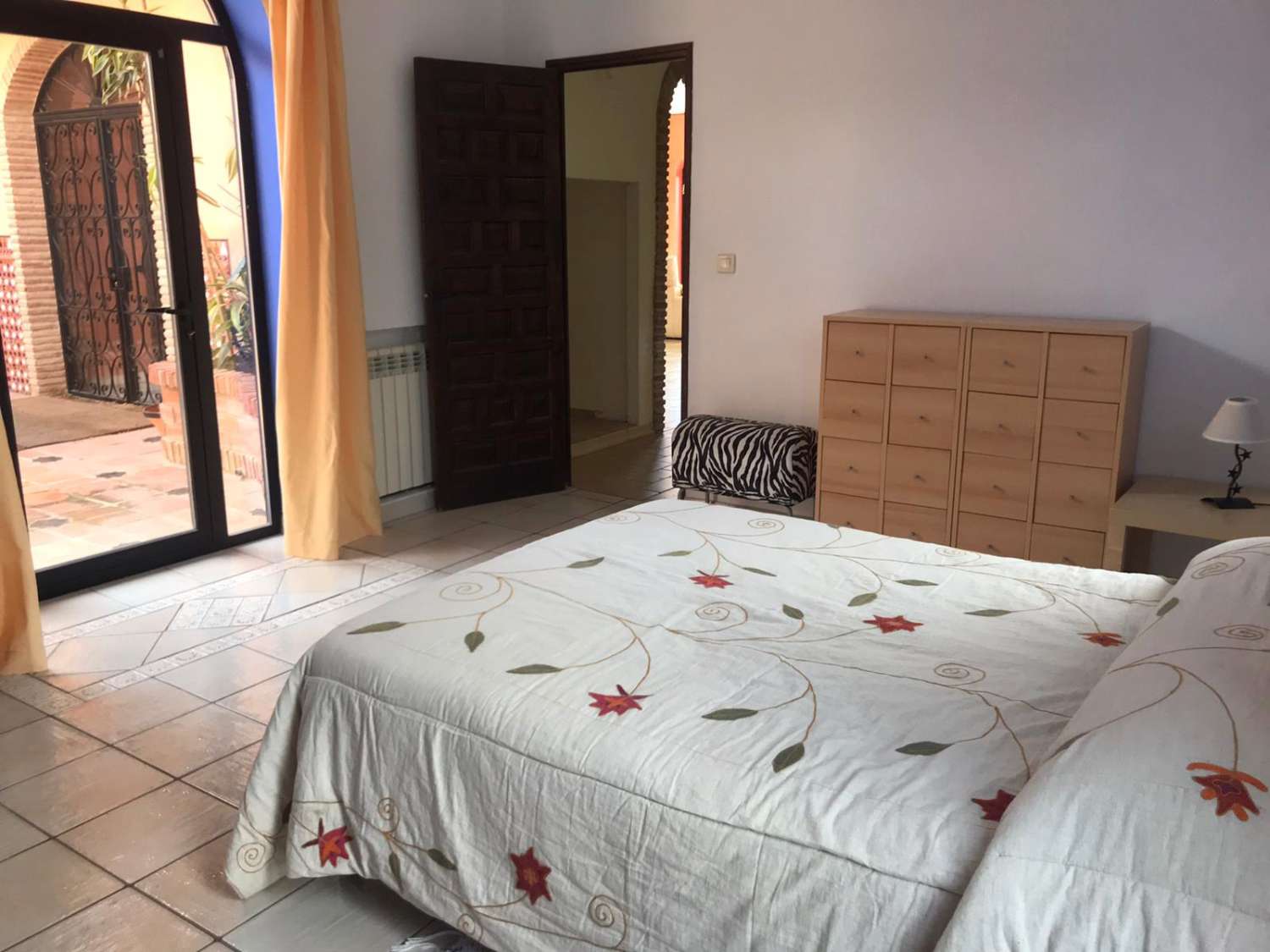 Se alquilla desde Marzo 2026 a Diciembre 2026 bonita villa independiente con vistas al mar  muy privada cerca de Benalmadena Pueblo