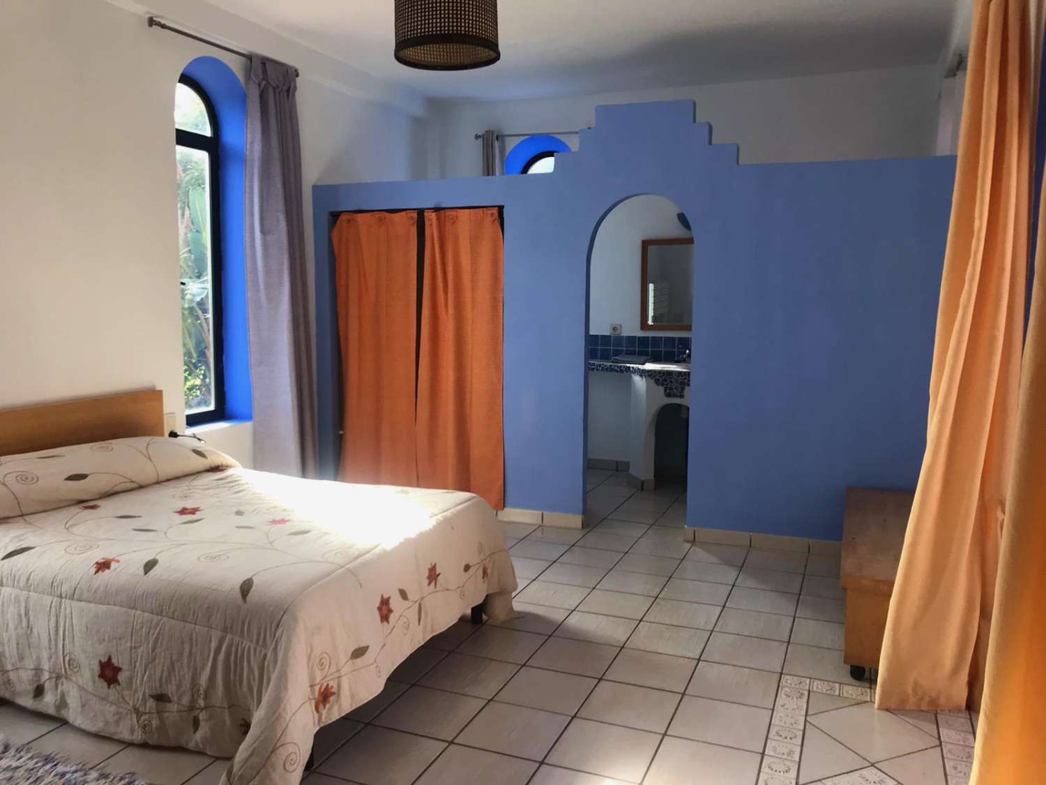 Se alquilla desde Marzo 2026 a Diciembre 2026 bonita villa independiente con vistas al mar  muy privada cerca de Benalmadena Pueblo