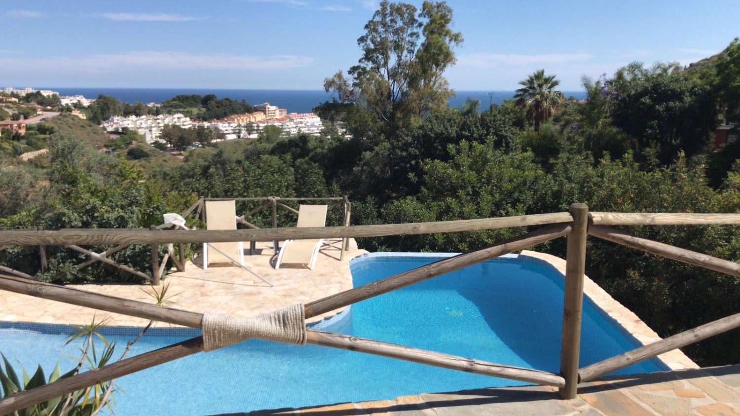 Se alquilla desde Marzo 2026 a Diciembre 2026 bonita villa independiente con vistas al mar  muy privada cerca de Benalmadena Pueblo