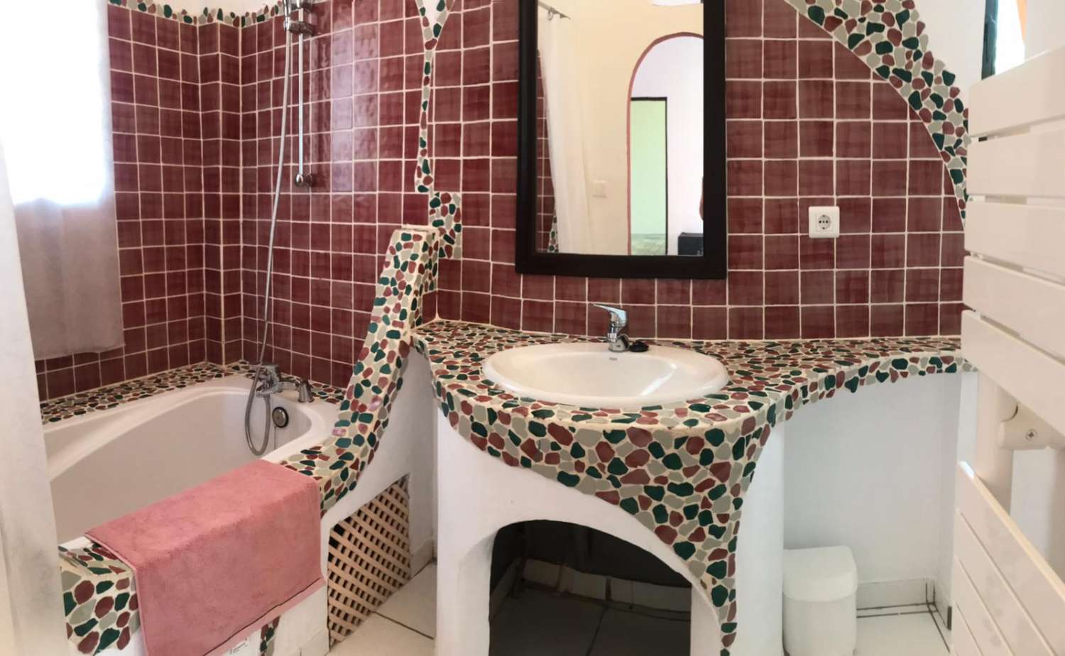 Se alquilla desde Marzo 2026 a Diciembre 2026 bonita villa independiente con vistas al mar  muy privada cerca de Benalmadena Pueblo