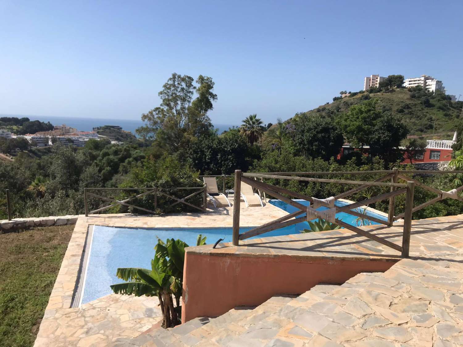 Se alquilla desde Marzo 2026 a Diciembre 2026 bonita villa independiente con vistas al mar  muy privada cerca de Benalmadena Pueblo