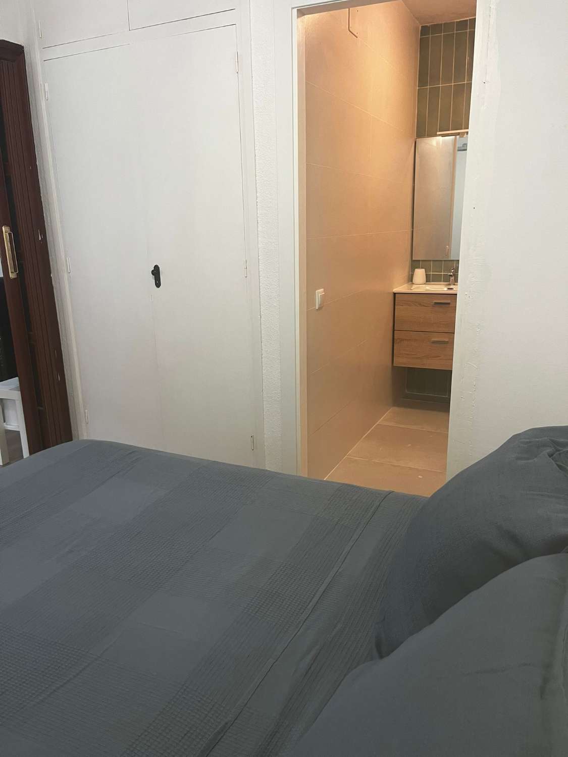 SE ALQUILA DESDE AHORA HASTA  15.6.26 Y DESDE 1.9.26-15.6.27  BONITO APARTAMENTO EN BENALMADENA A 60 METROS DE LA PLAYA