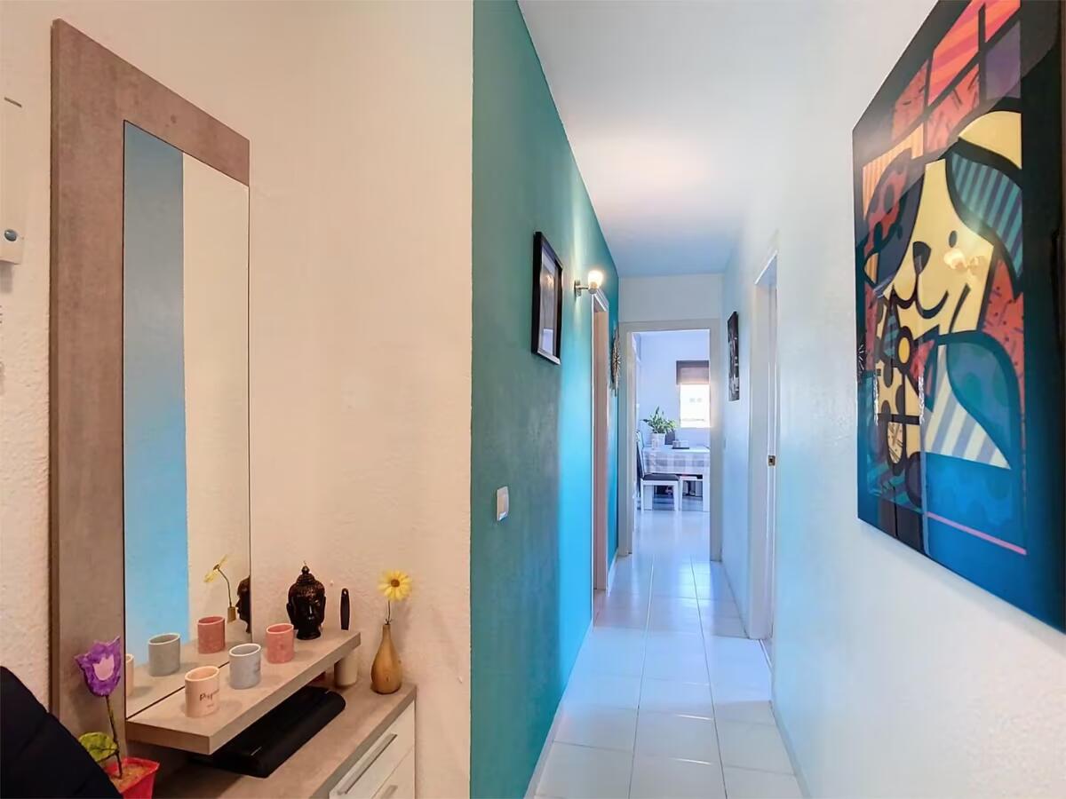 SE VENDE BONITO APARTAMENTO CON VISTAS AL MAR  EN TORREMOLINOS