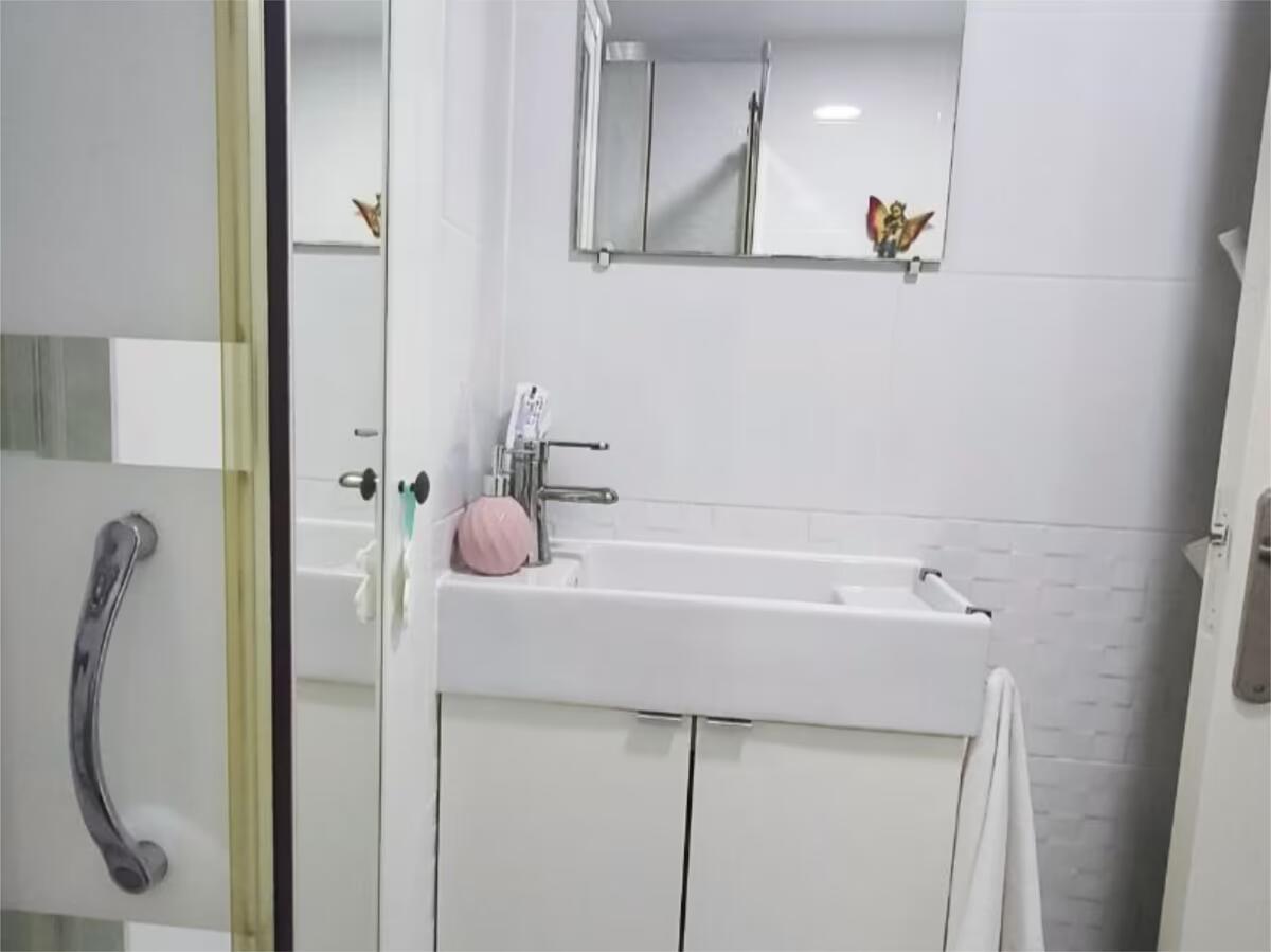 SE VENDE BONITO APARTAMENTO CON VISTAS AL MAR  EN TORREMOLINOS