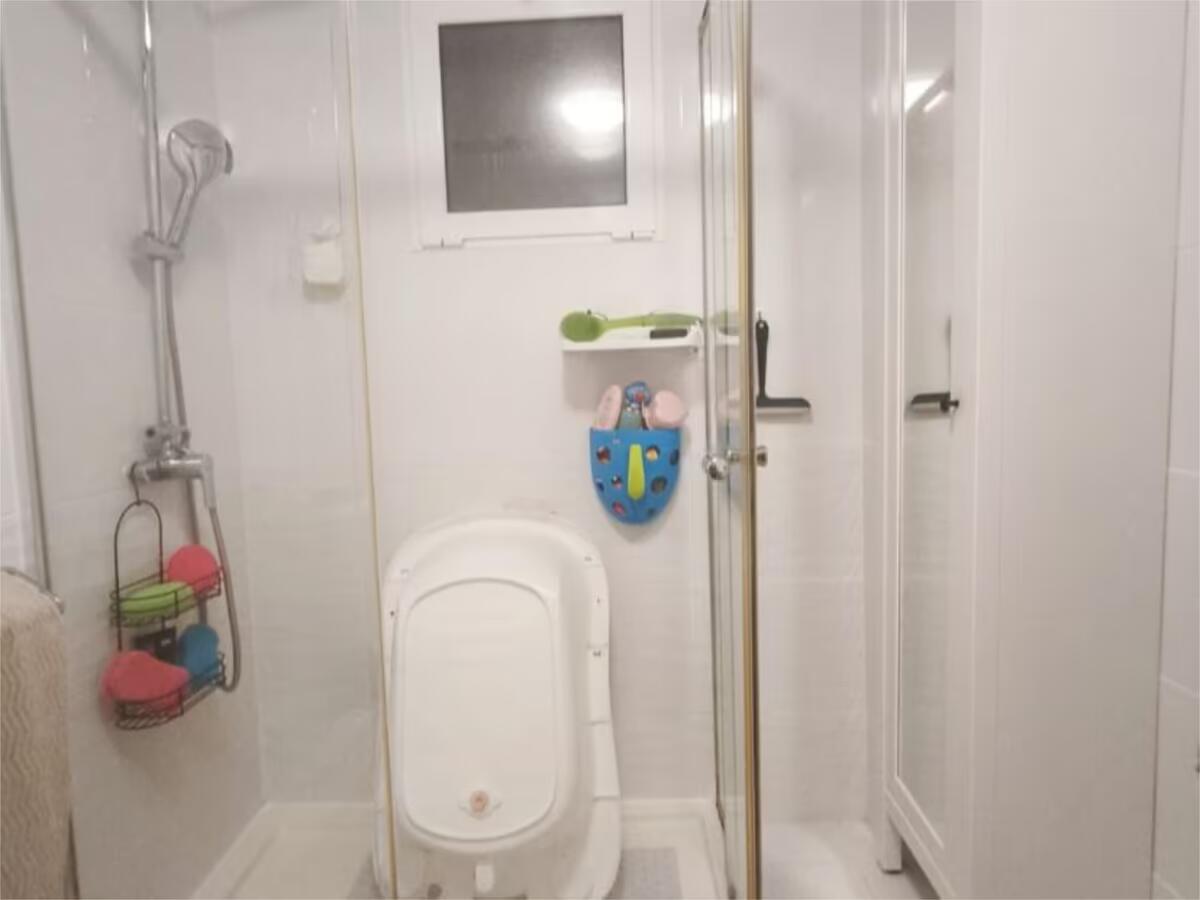 SE VENDE BONITO APARTAMENTO CON VISTAS AL MAR  EN TORREMOLINOS