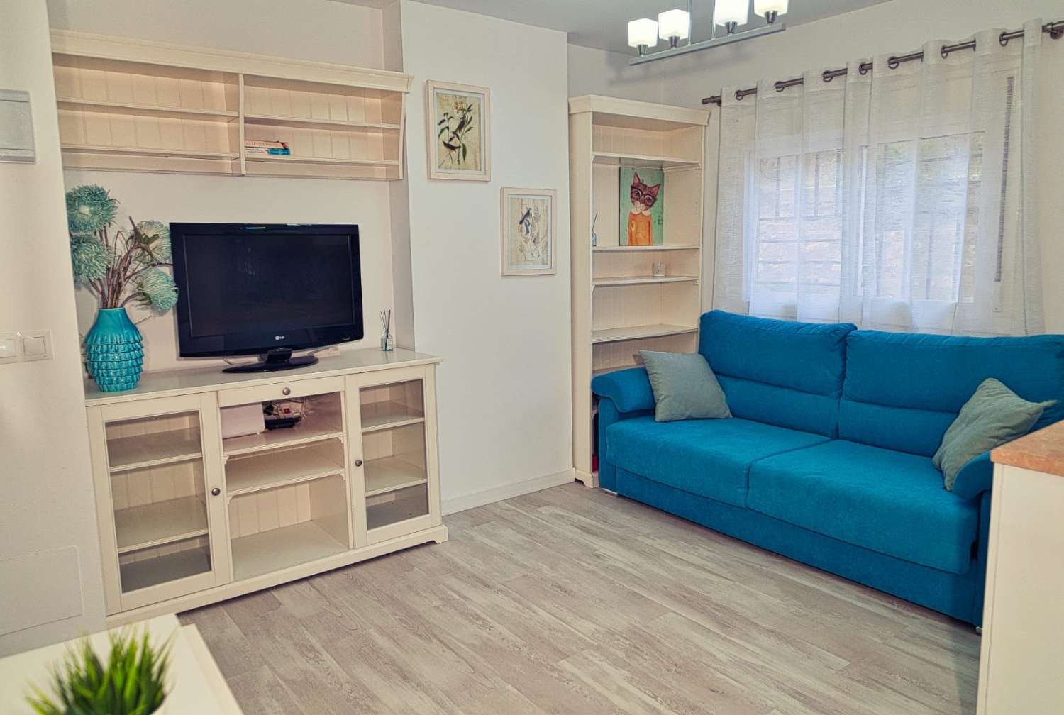 SE ALQUILA DESDE  1.9.26-15.6.27 BONITO APARTAMENTO A 100 METROS DE LA PLAYA EN BENALMÁDENA