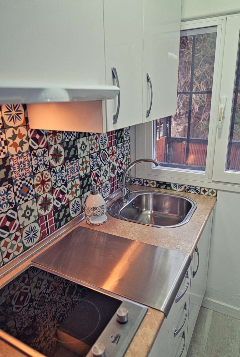 SE ALQUILA DESDE  1.9.26-15.6.27 BONITO APARTAMENTO A 100 METROS DE LA PLAYA EN BENALMÁDENA