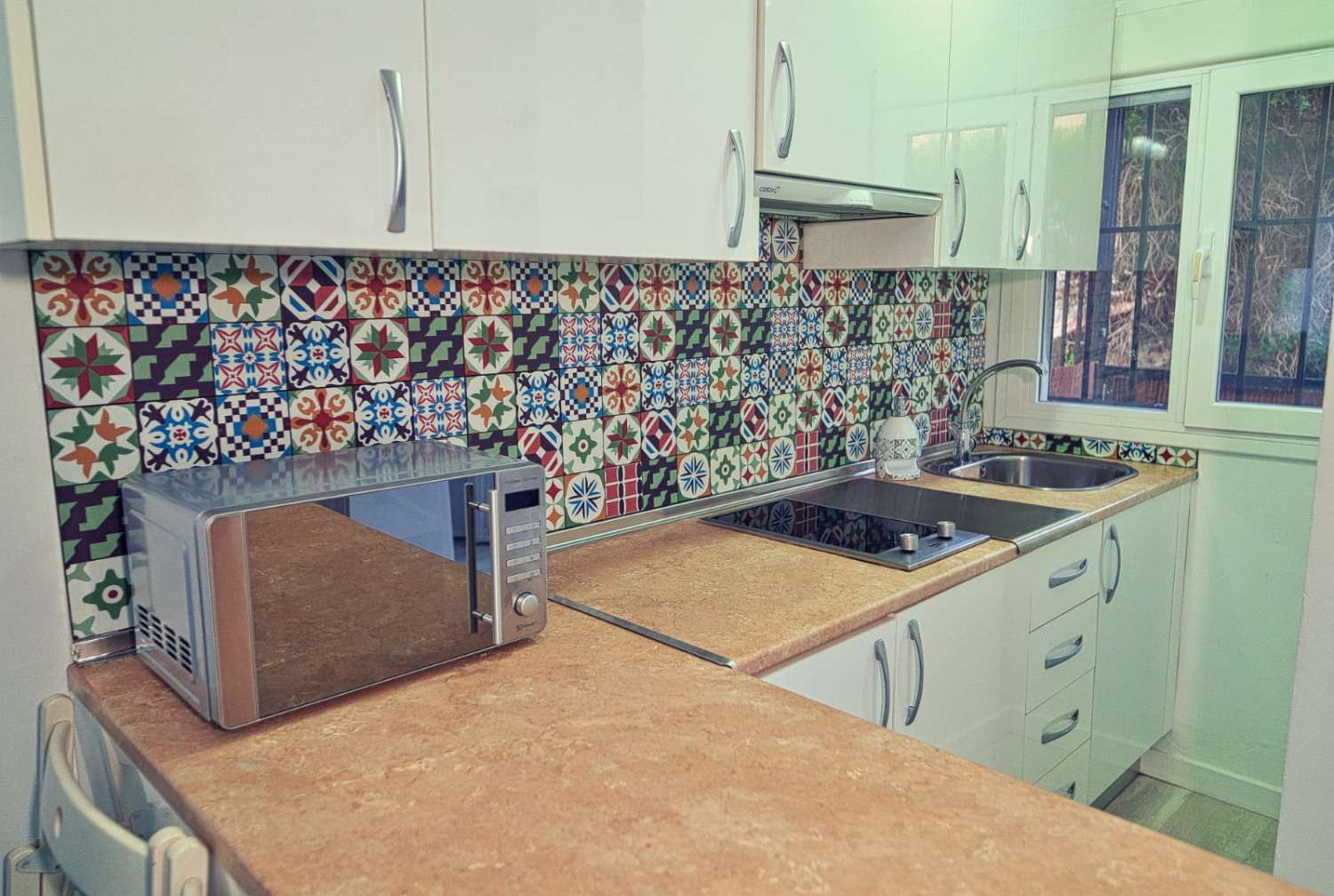 SE ALQUILA DESDE  1.9.26-15.6.27 BONITO APARTAMENTO A 100 METROS DE LA PLAYA EN BENALMÁDENA